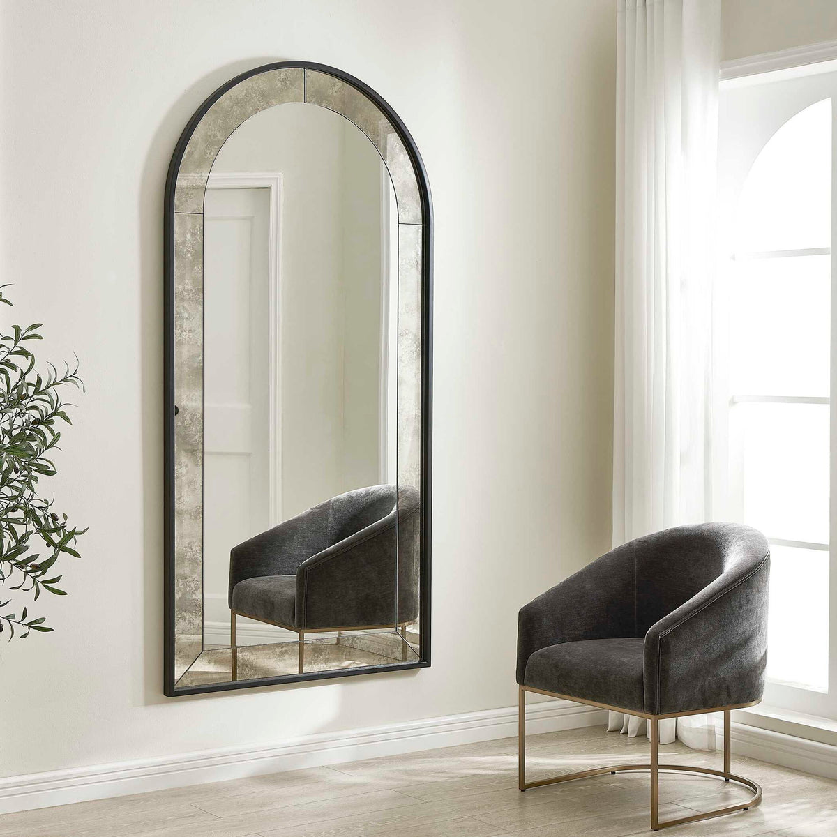 Marlowe - Antique Arch Mirror - Black