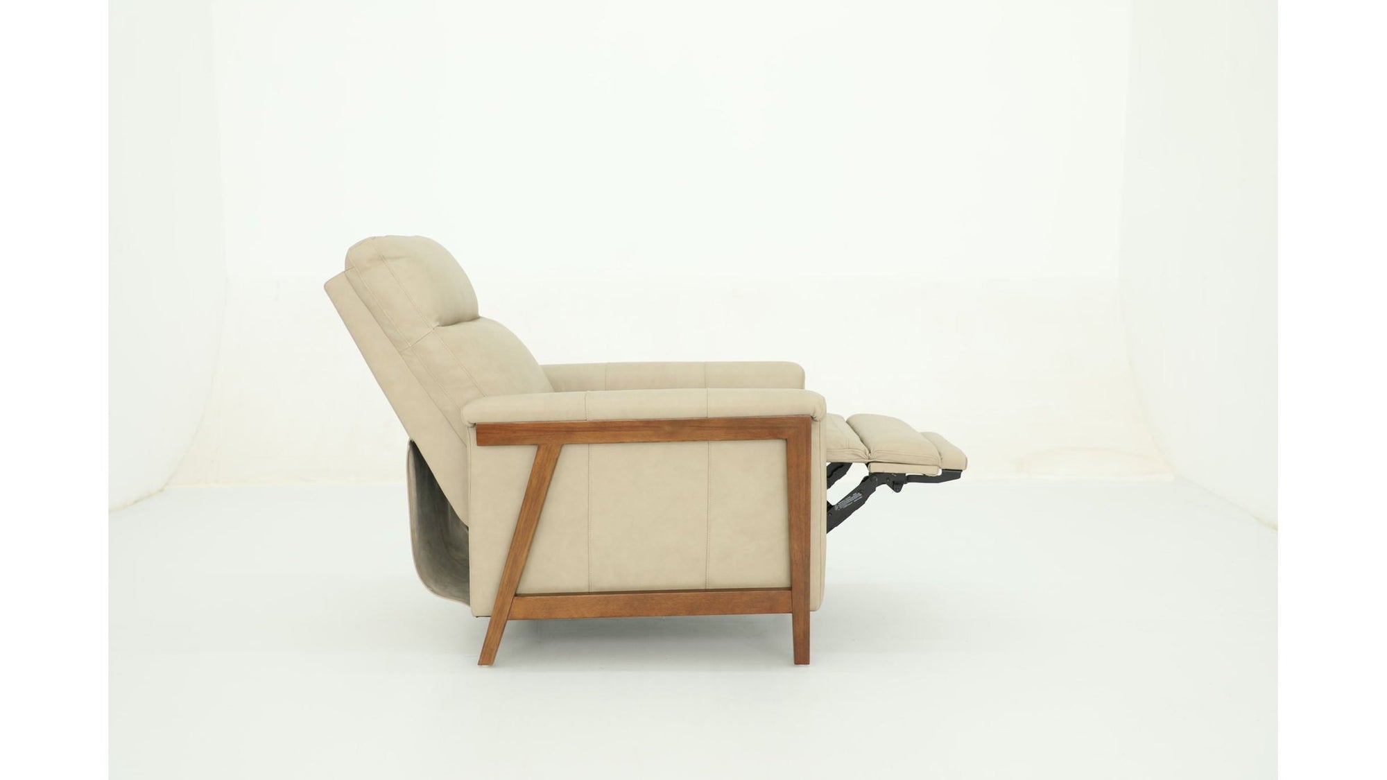 Lewiston B - Push Thru The Arm Recliner
