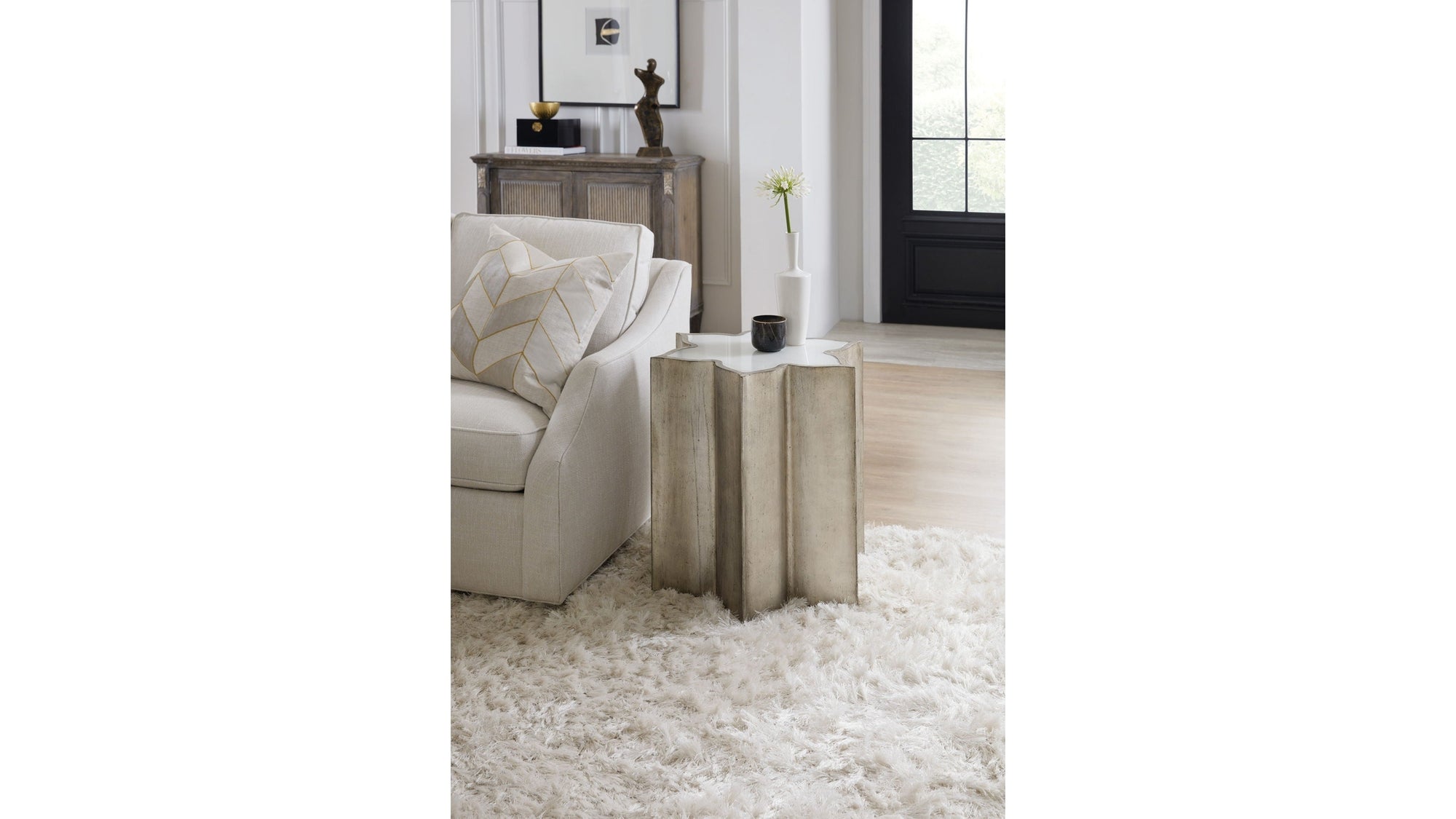 Sanctuary 2 - C Est La Vie Table