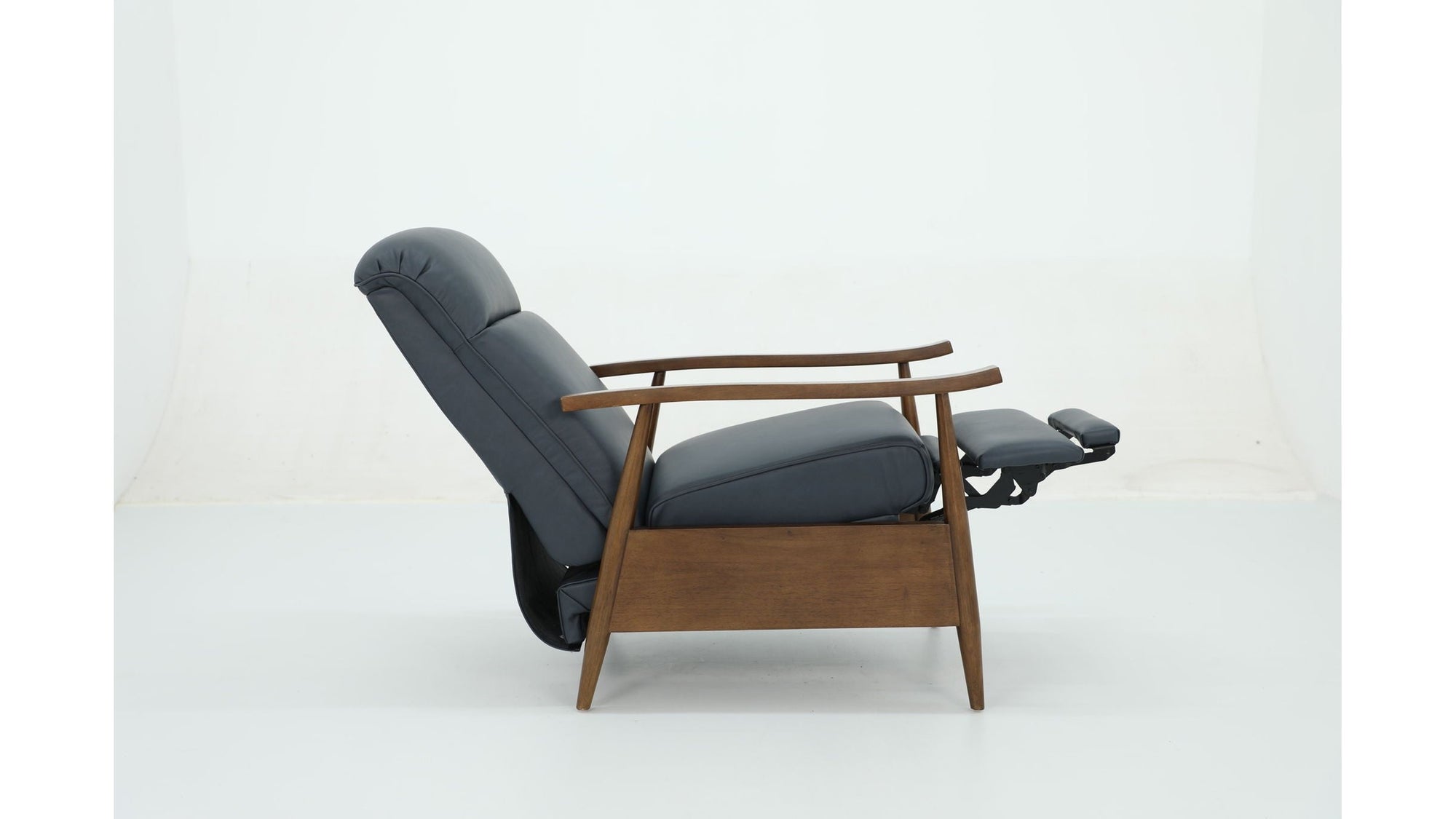 Hampton B - Recliner Push Thru The Arms
