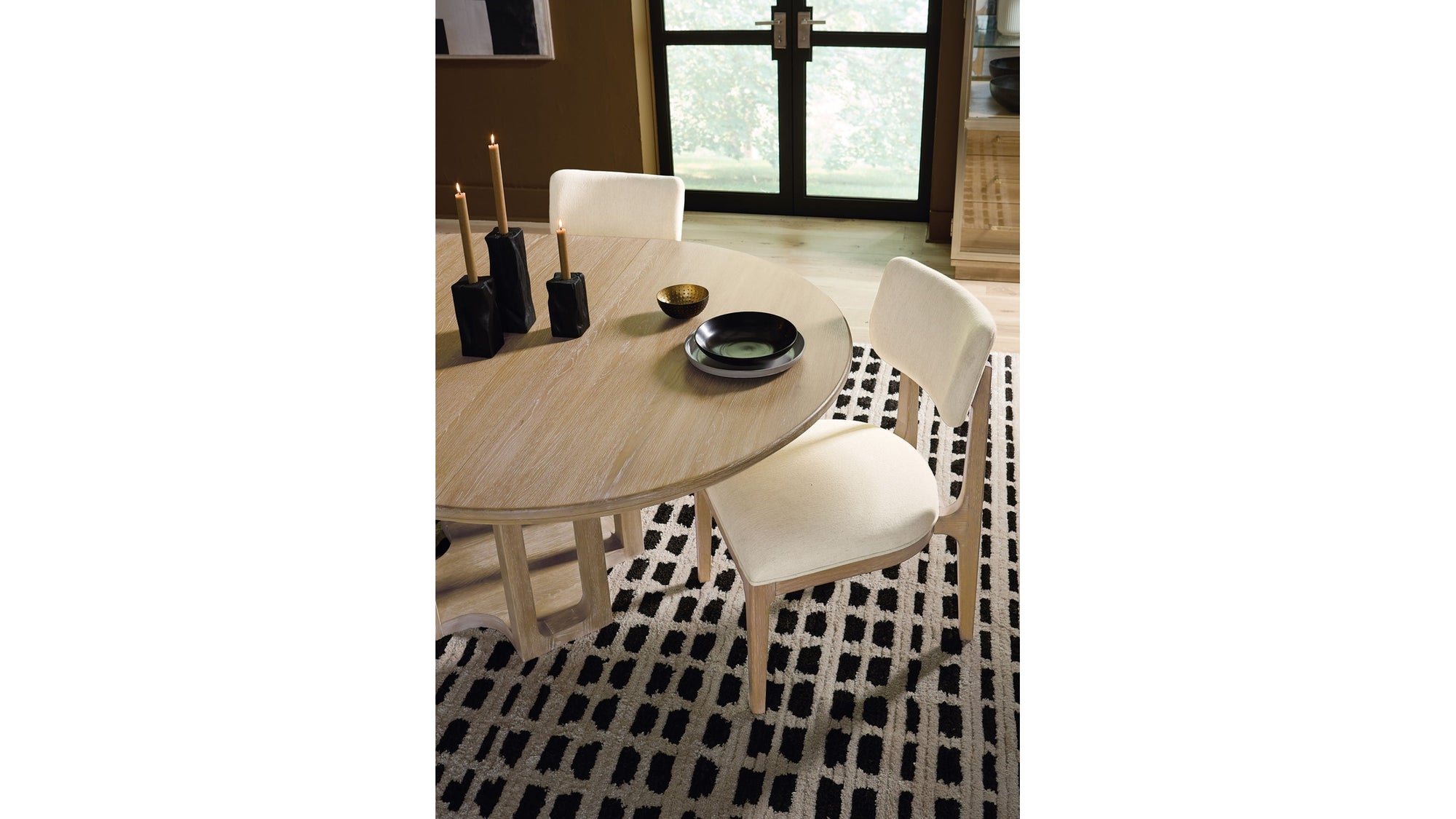 Banyon Bay - Round Dining Table With One 18" Leaf - Light Brown