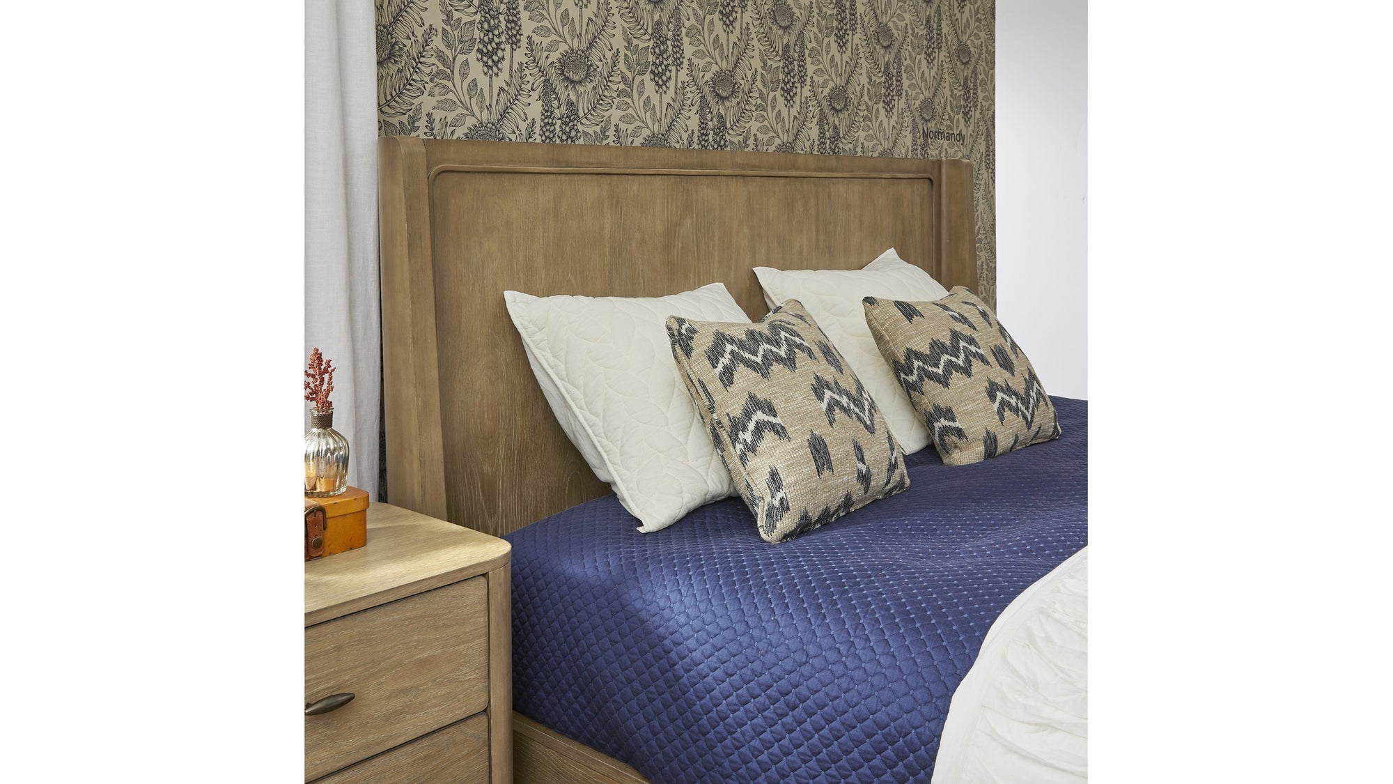Normandy - Panel Bed