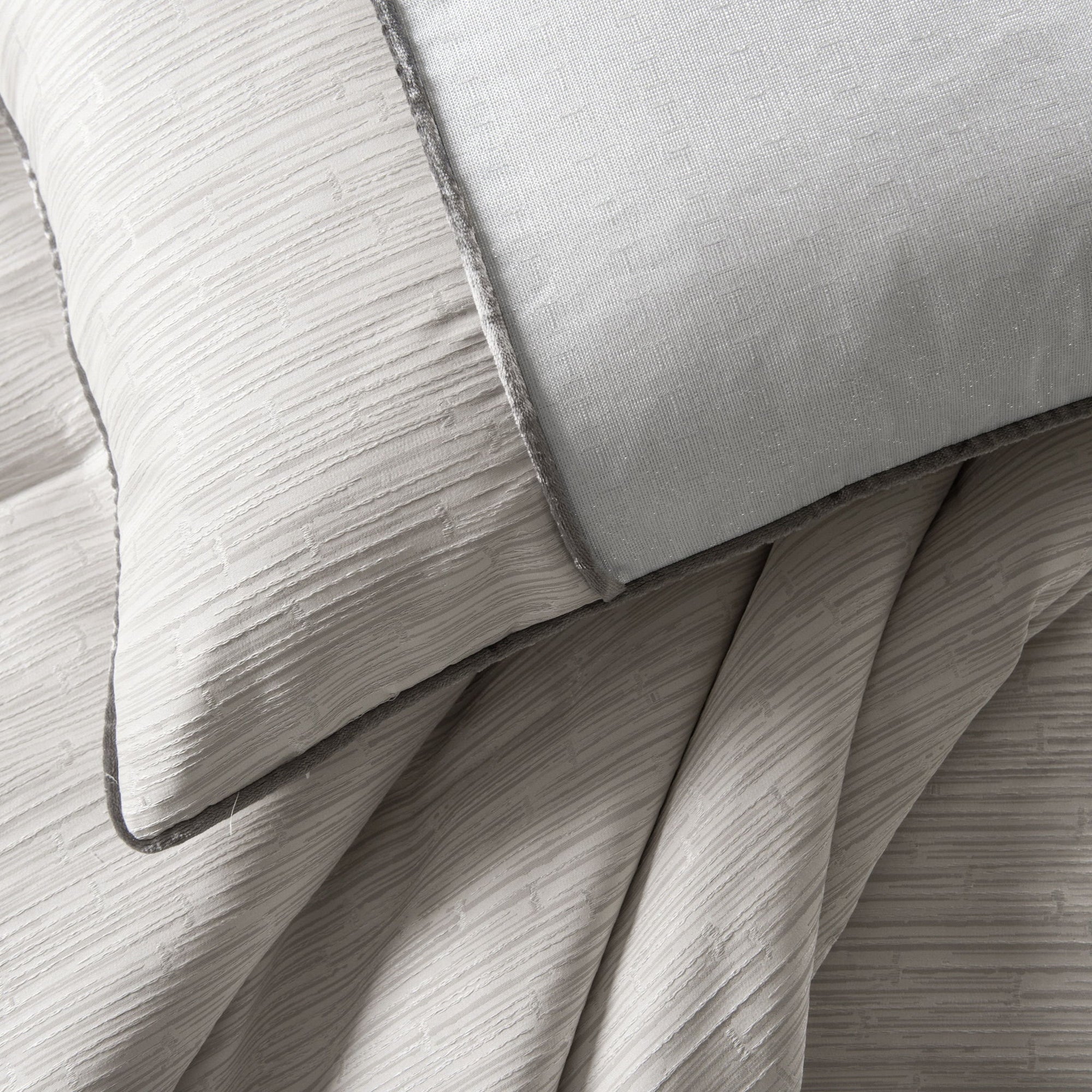 Celeste - King Comforter Set (Set of 4) - Taupe / Ivory