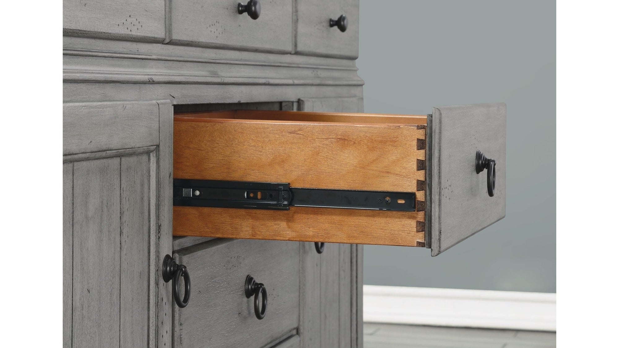 Plymouth - Buffet - Gray