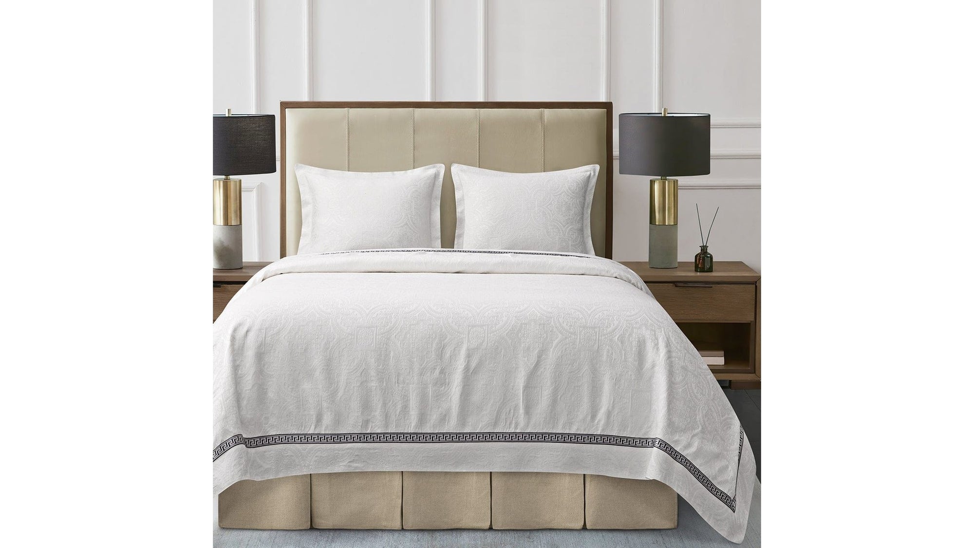 Liza White Matelasse - King Coverlet Set Set of 4 - White / Black