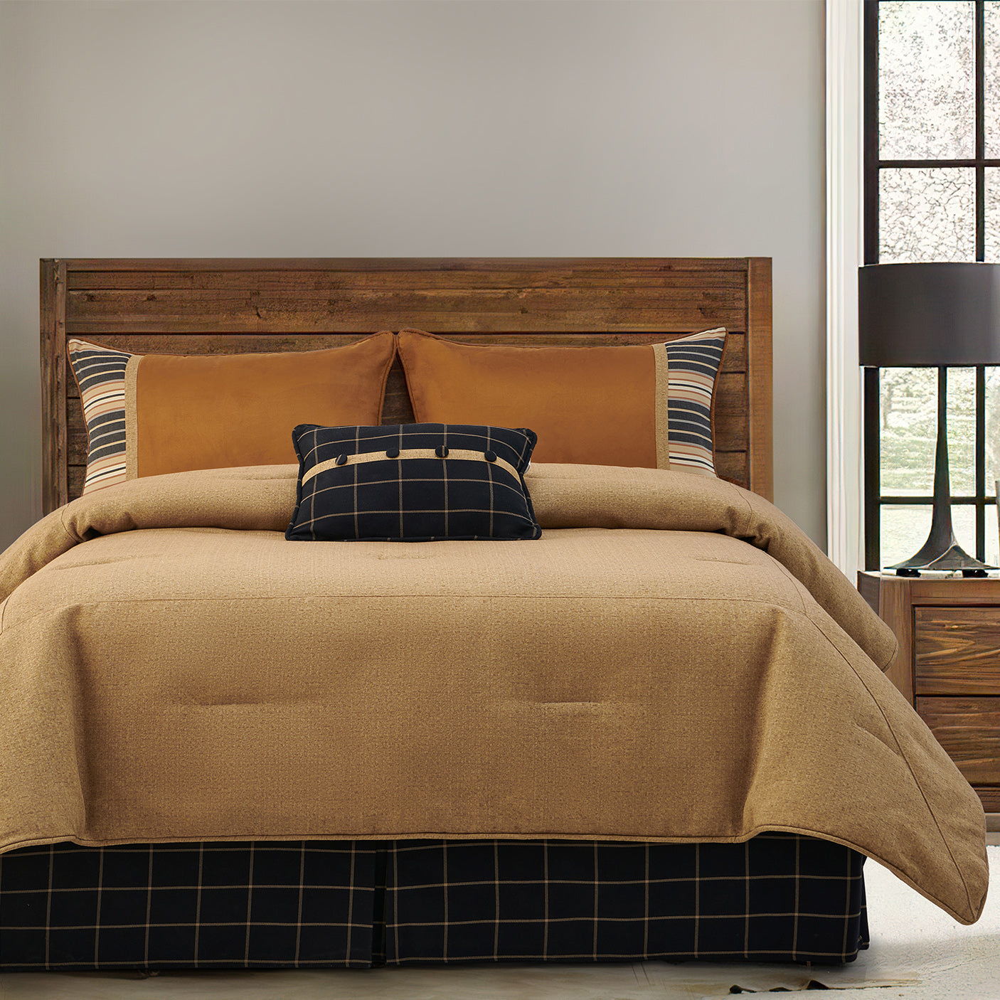 Ashbury - Queen Comforter Set (Set of 5) - Tan / Black