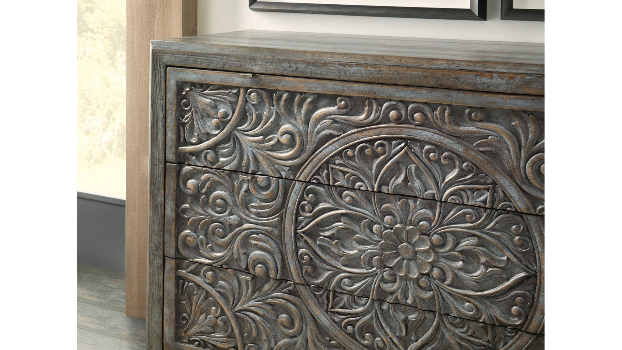 La Grange - Accent Chest