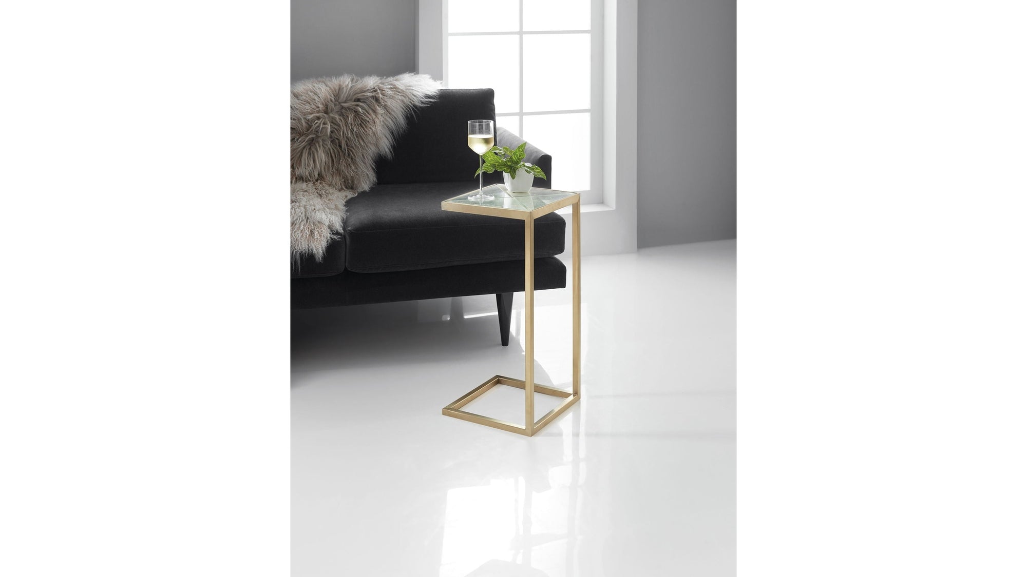 Melange - Holmes C-Shaped Accent Table - Gold