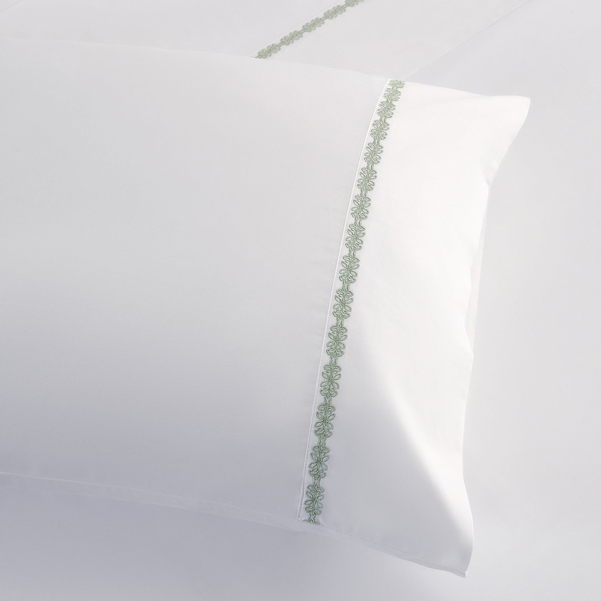 Laurel Sheet - King 350TC Laurel Embroidered Border Sheet Set (Set of 4) - Fern Green