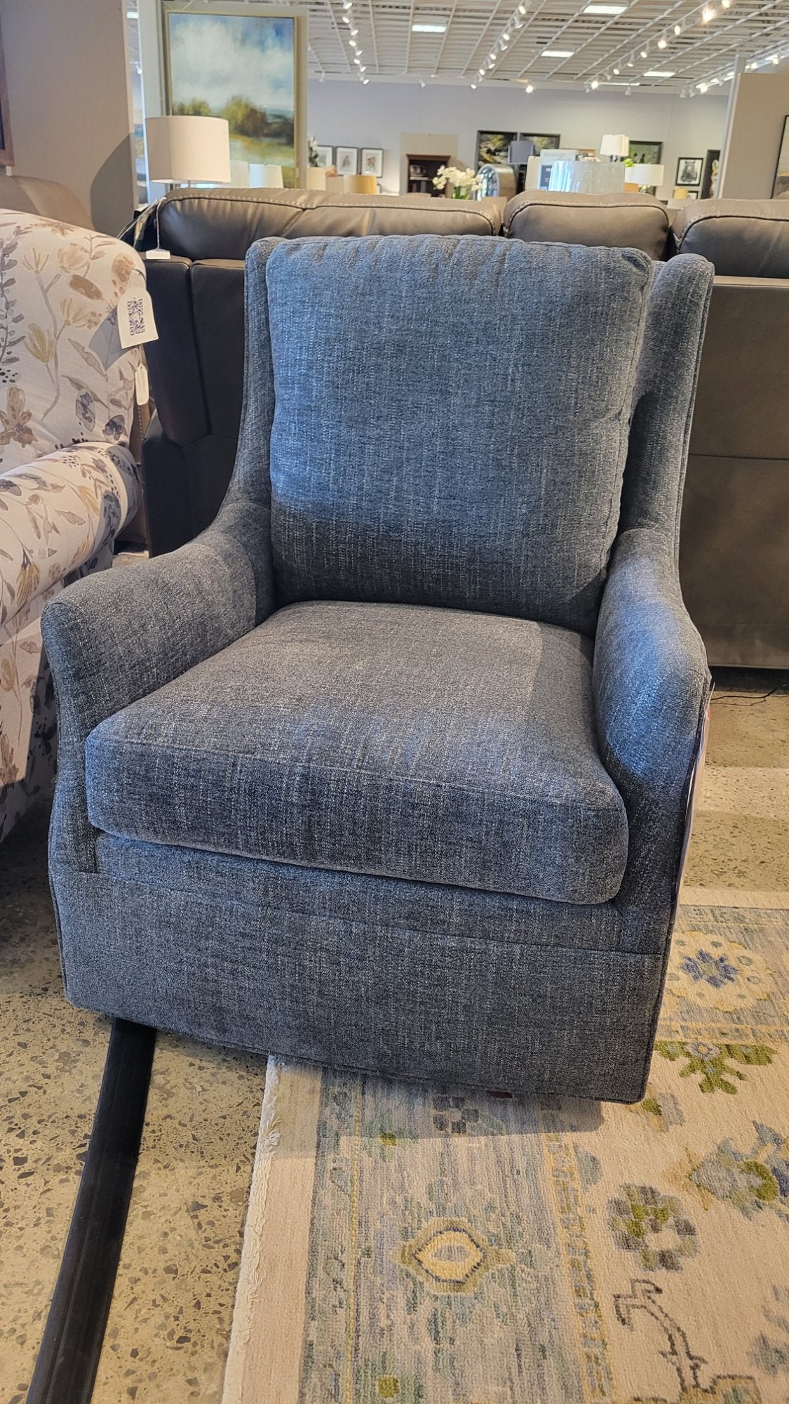 HF Custom Swivel Chair – Closeout, Cleveland