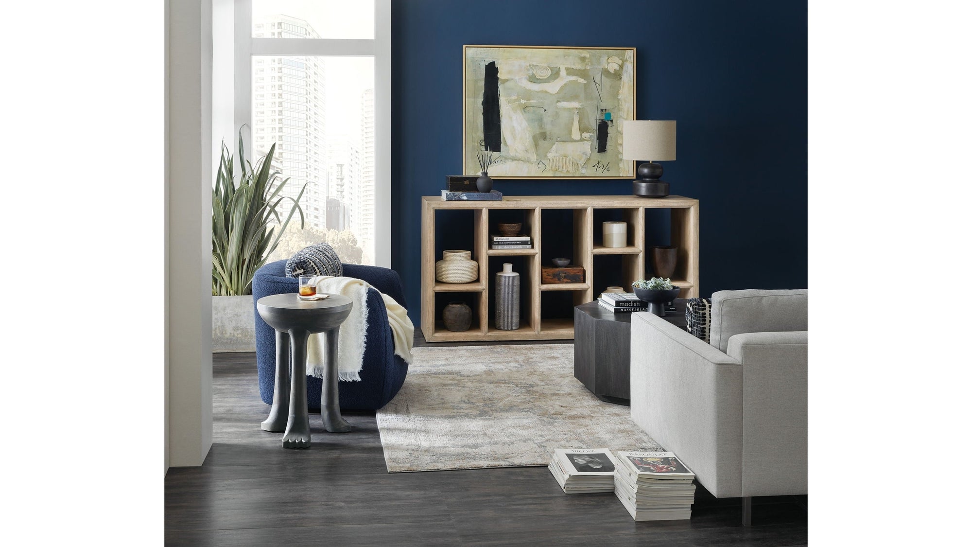 Commerce And Market - Spot table - Black