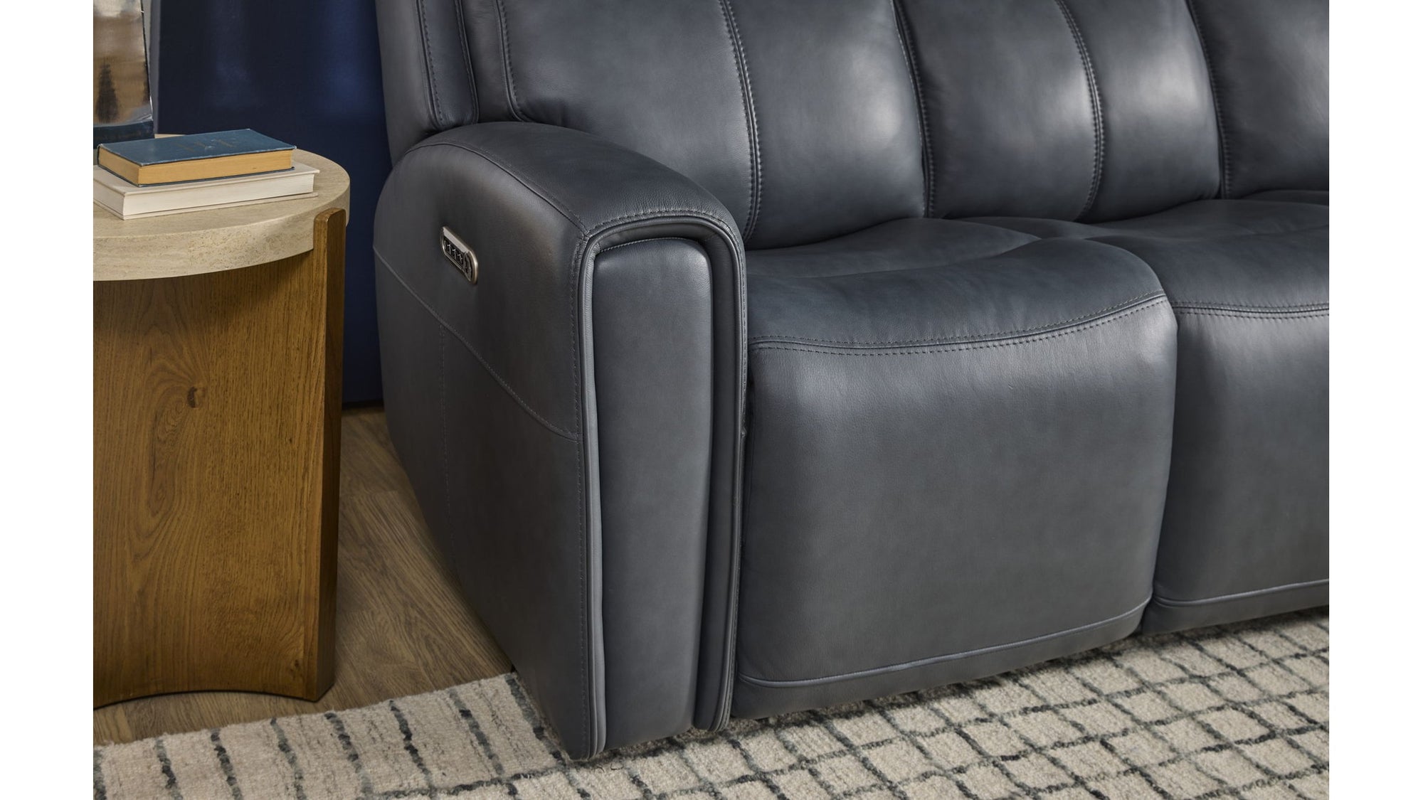 Warren - Power Reclining Sofa With Console, Power Headrest & Lumbar