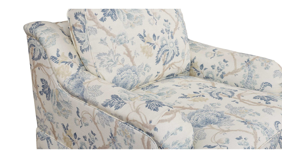 Stockten English Arm Skirted Chair