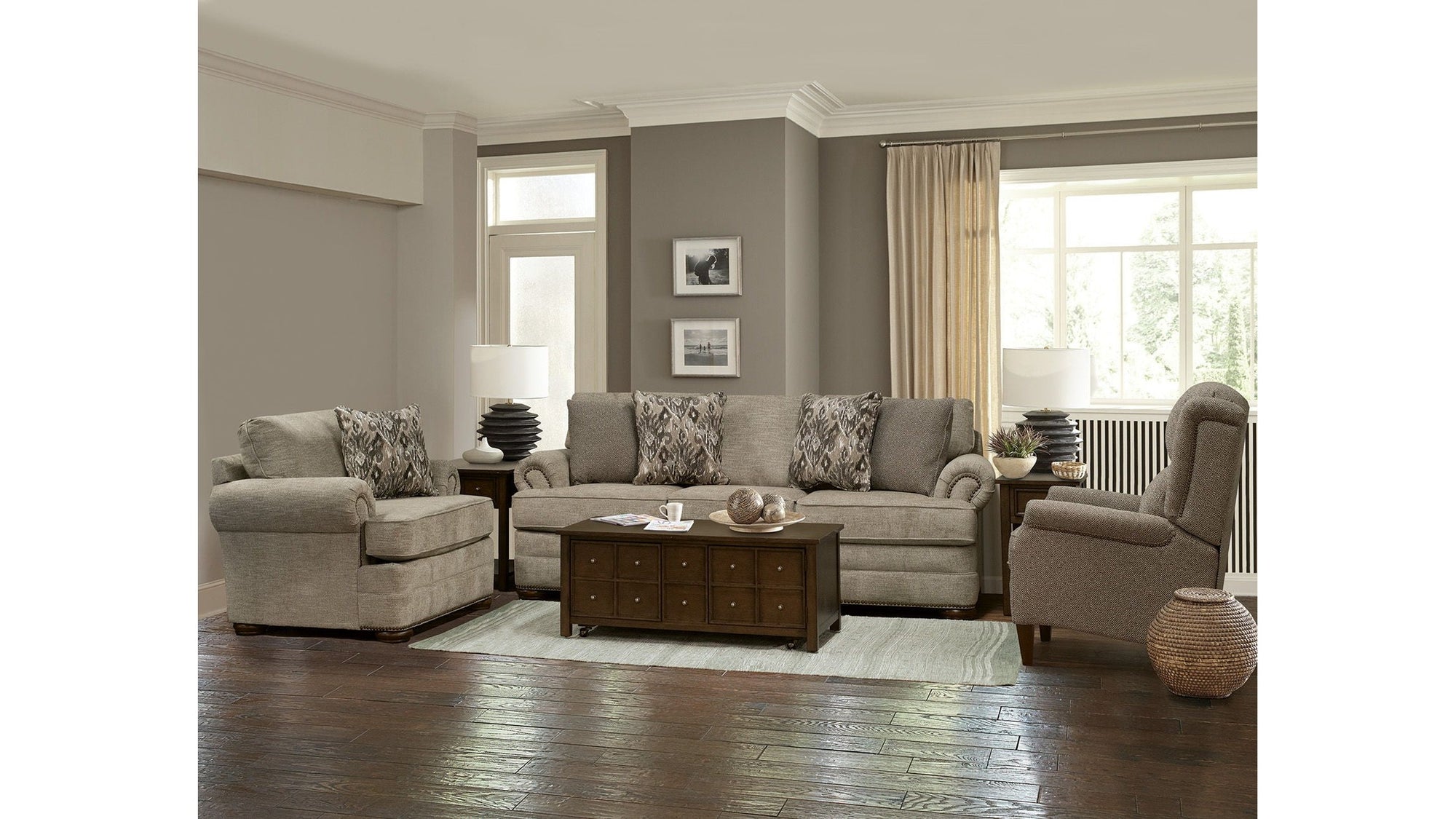 Knox - Loveseat With Nails