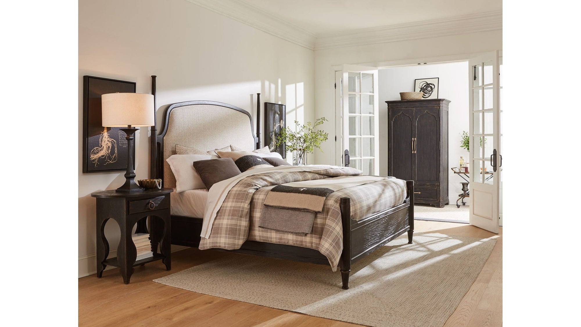 Americana - One-Drawer Oval Nightstand