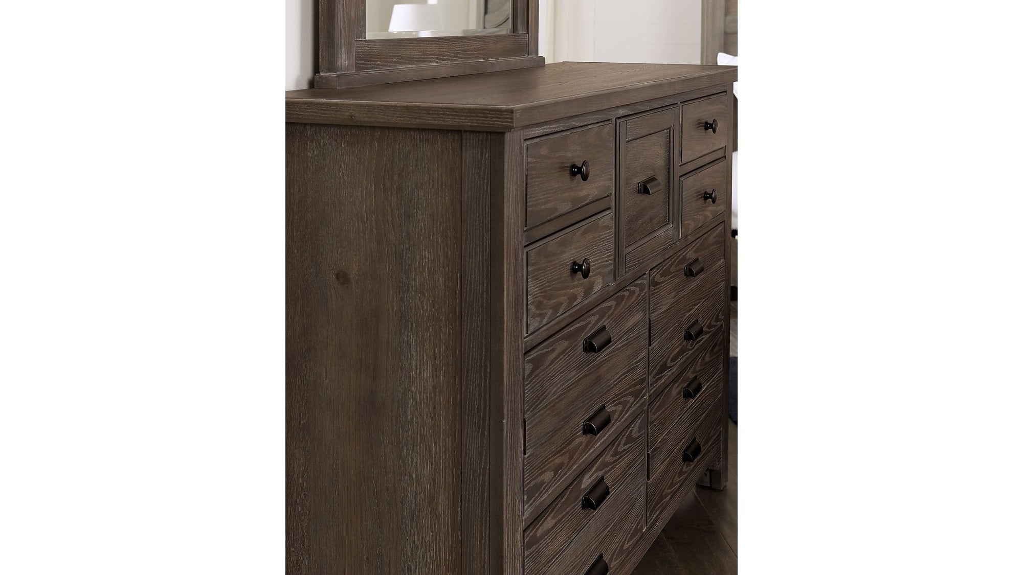 Bungalow - Master Dresser