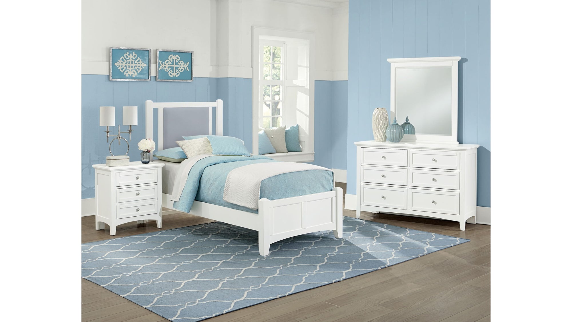 Bonanza - Ocean Blue Upholstered Bed With Mansion Footboard