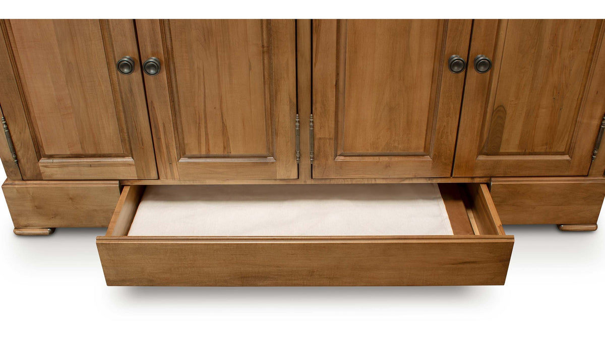 Harvest Dining Table with Extendable Leaves