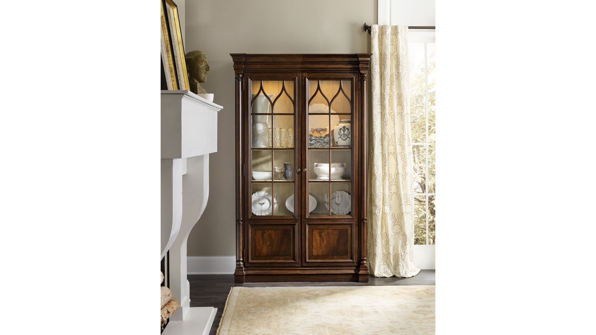 Leesburg - Display Cabinet - Dark Brown