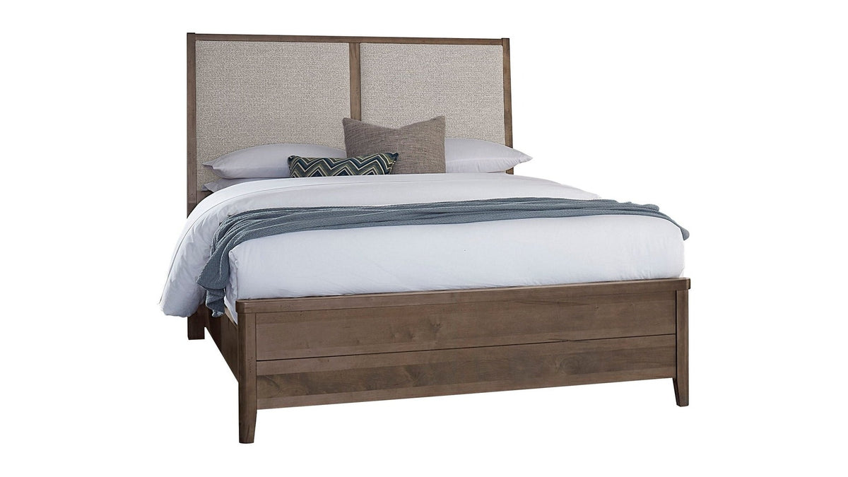 Woodbridge - Upholstered Bed