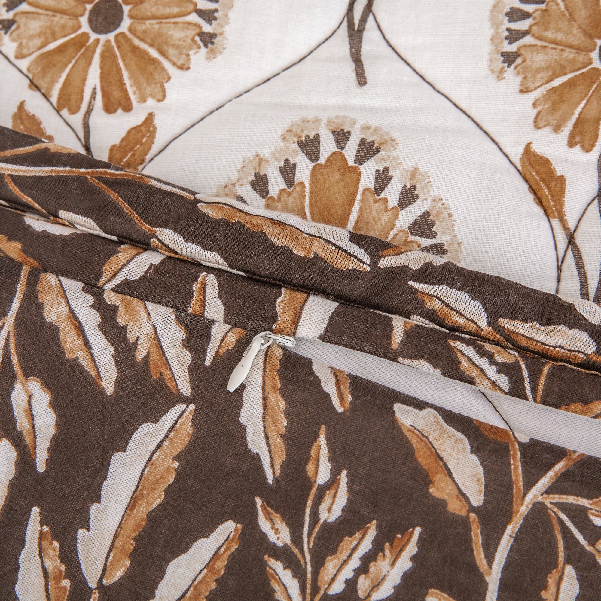 Woodstock - Full/Queen Reversible Quilt Set (Set of 3) - White / Tan