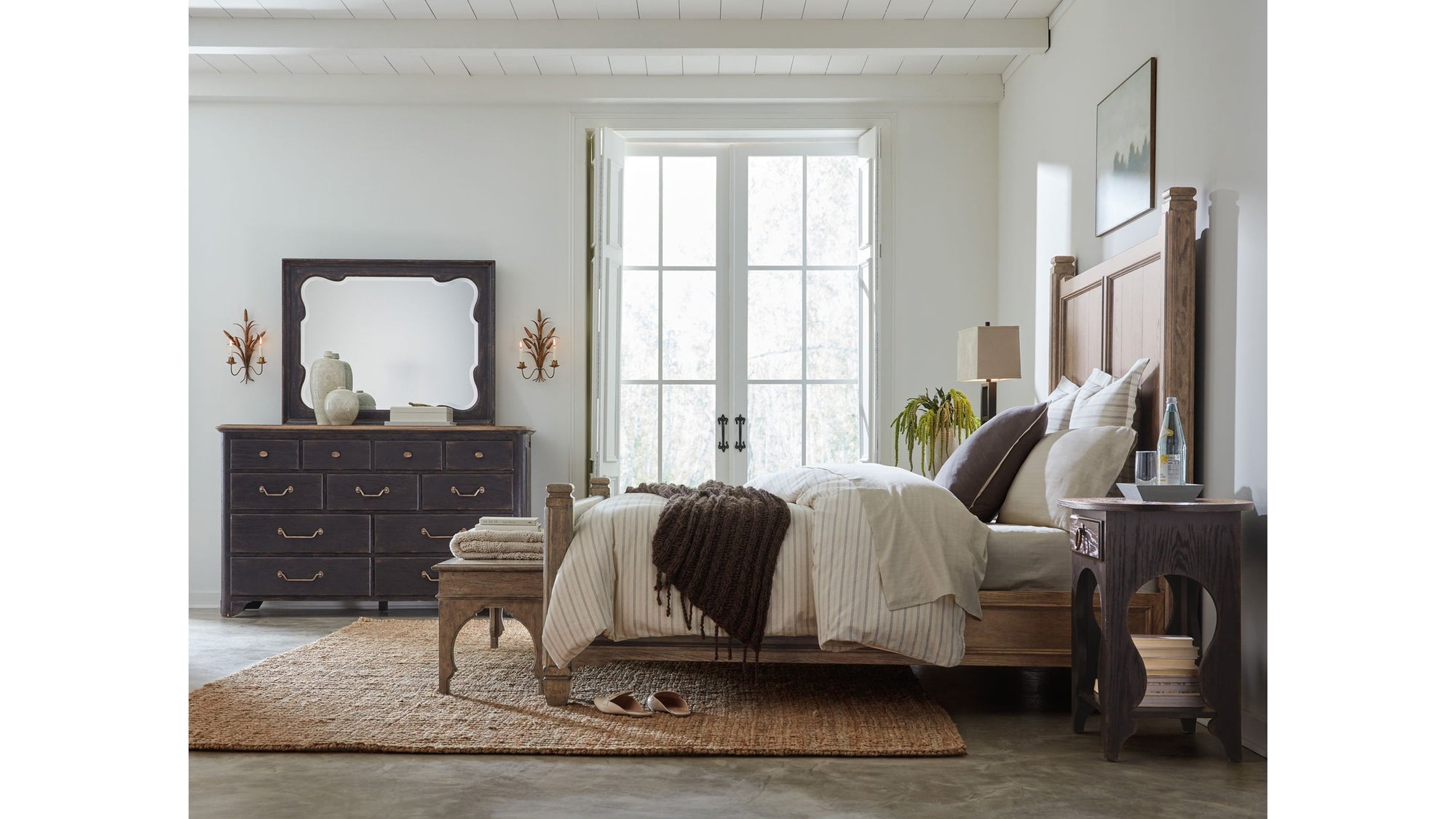 Americana - One-Drawer Oval Nightstand