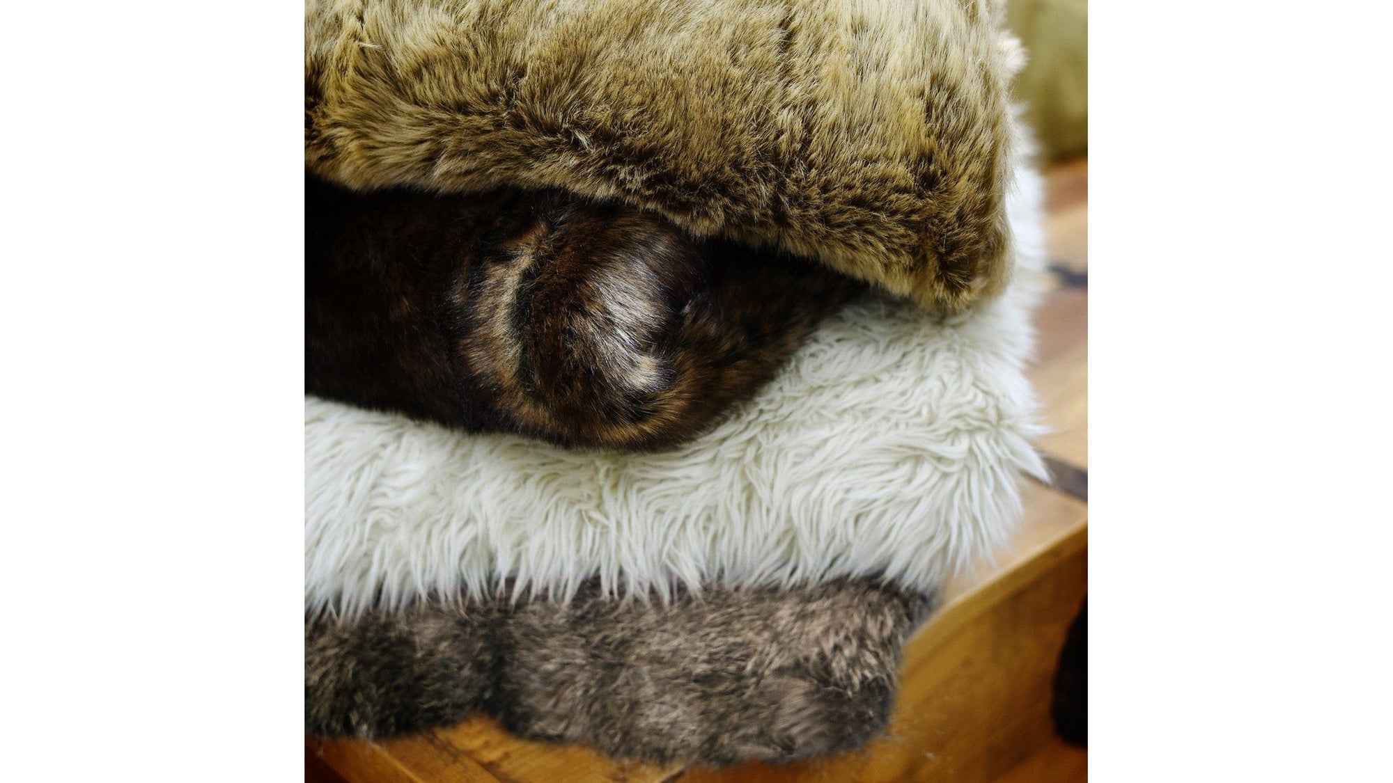 Wolf Fur - Faux Wolf Fur Oversized Throw Blanket - Brown