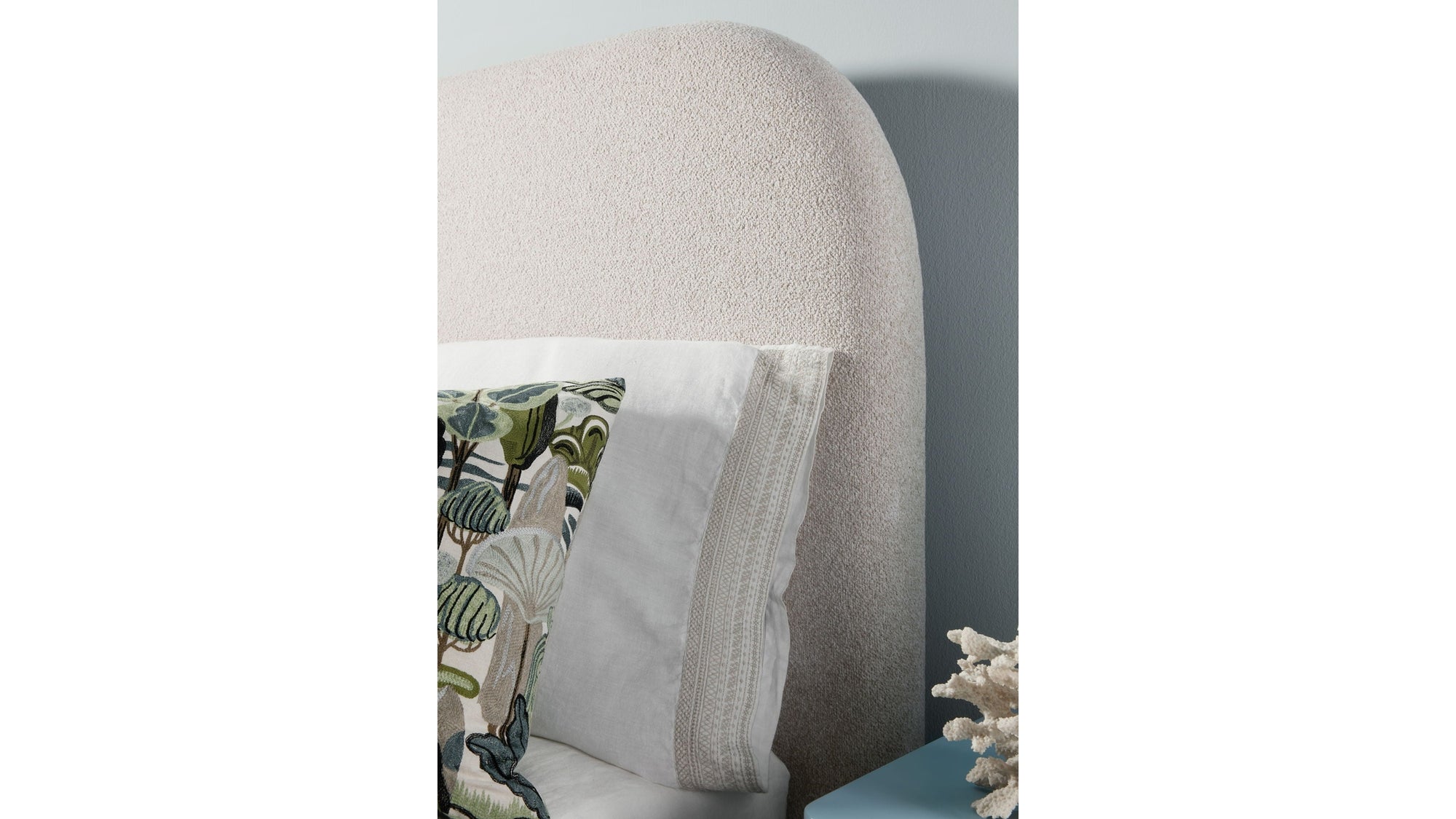 Commerce And Market - Bridget Upholstered Bed