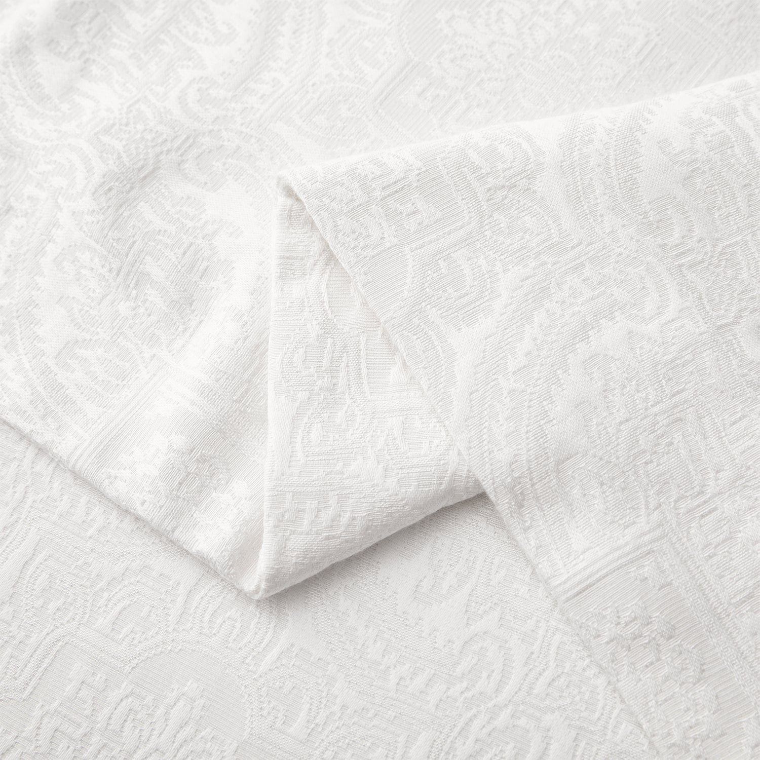 Liza White Matelasse - King Coverlet Set (Set of 4) - White / Black