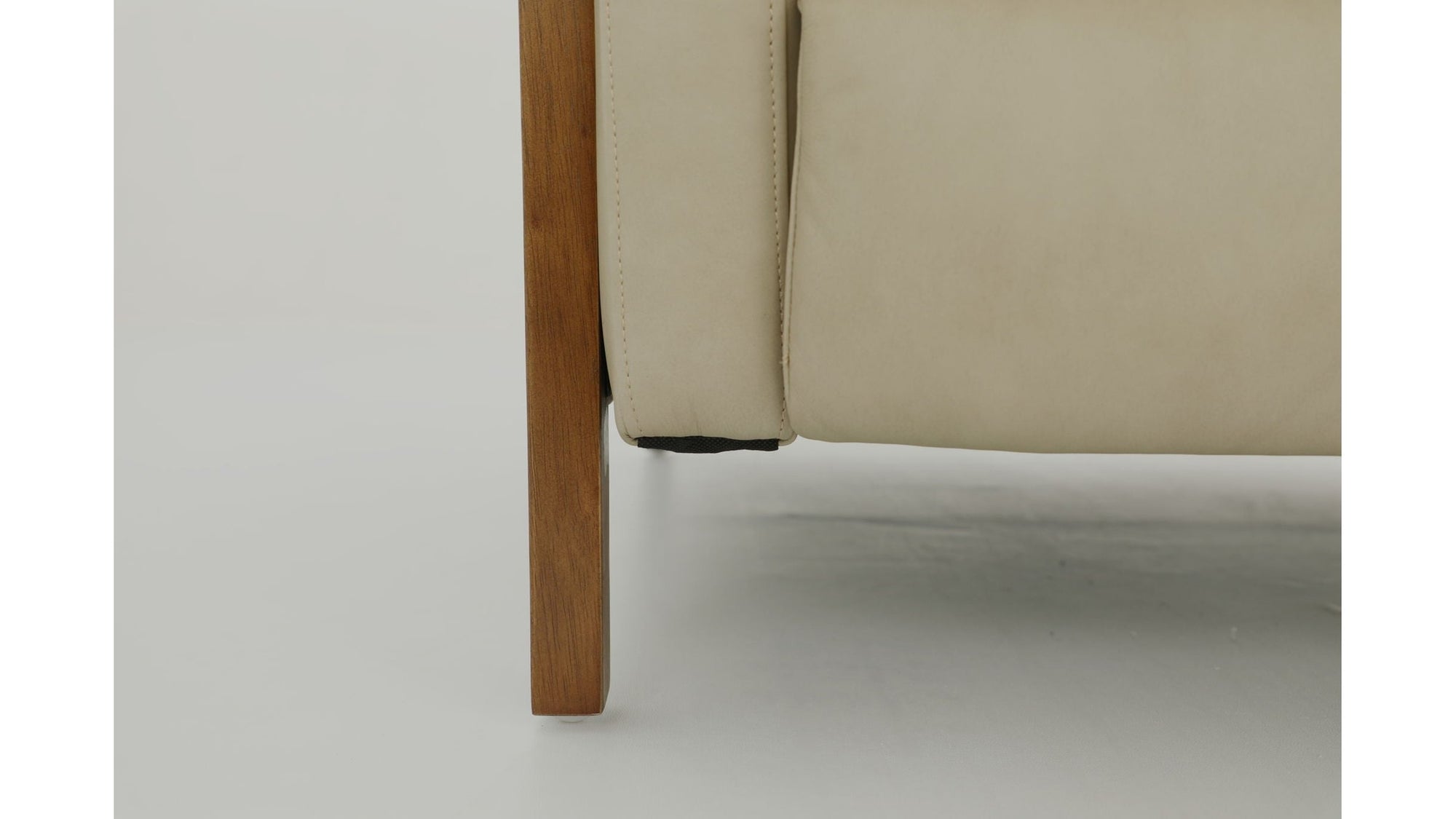 Lewiston B - Push Thru The Arm Recliner