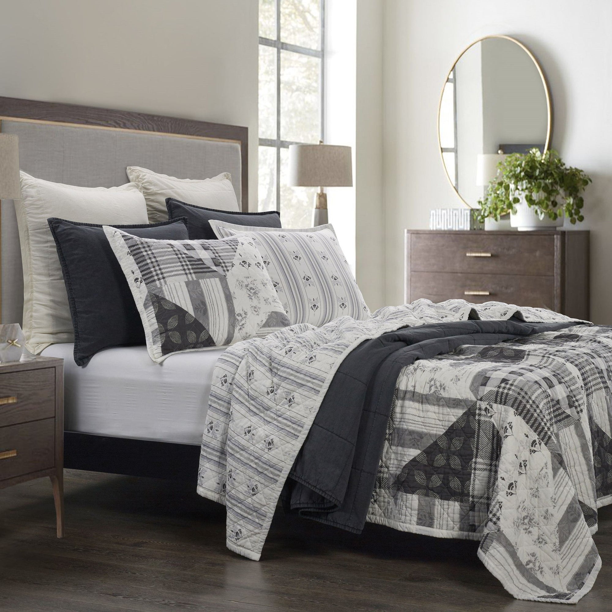 Patchwork Prairie - Twin Reversible Quilt Set (Set of 2) - Black