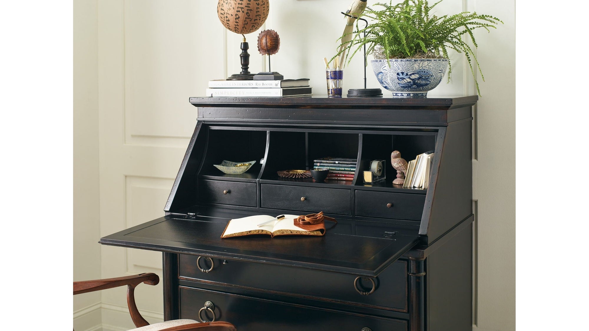 Charleston - Secretary - Black