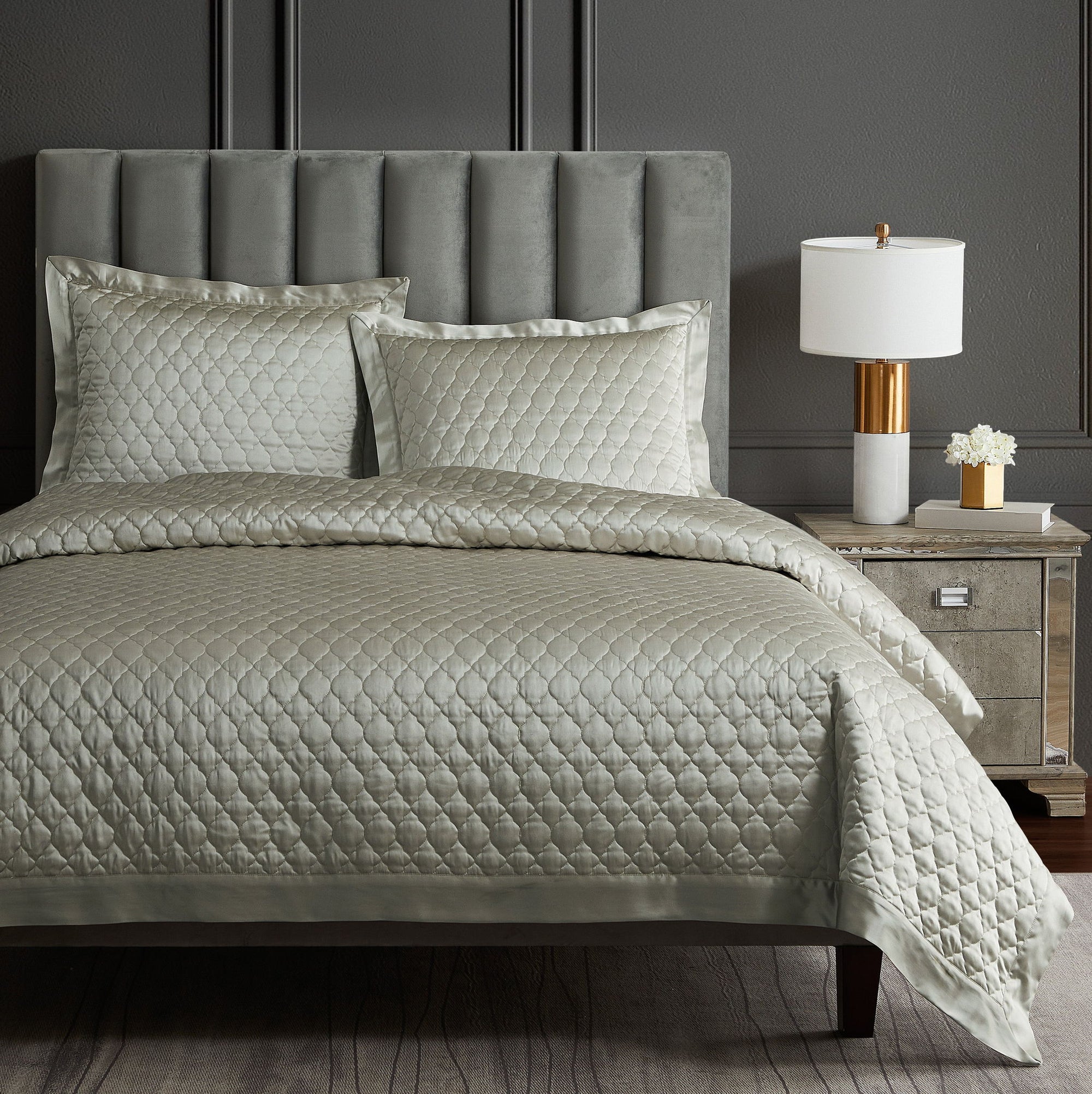 High Shine Satin - Full/Queen Quatrefoil Quilt Set (Set of 3) - Champagne