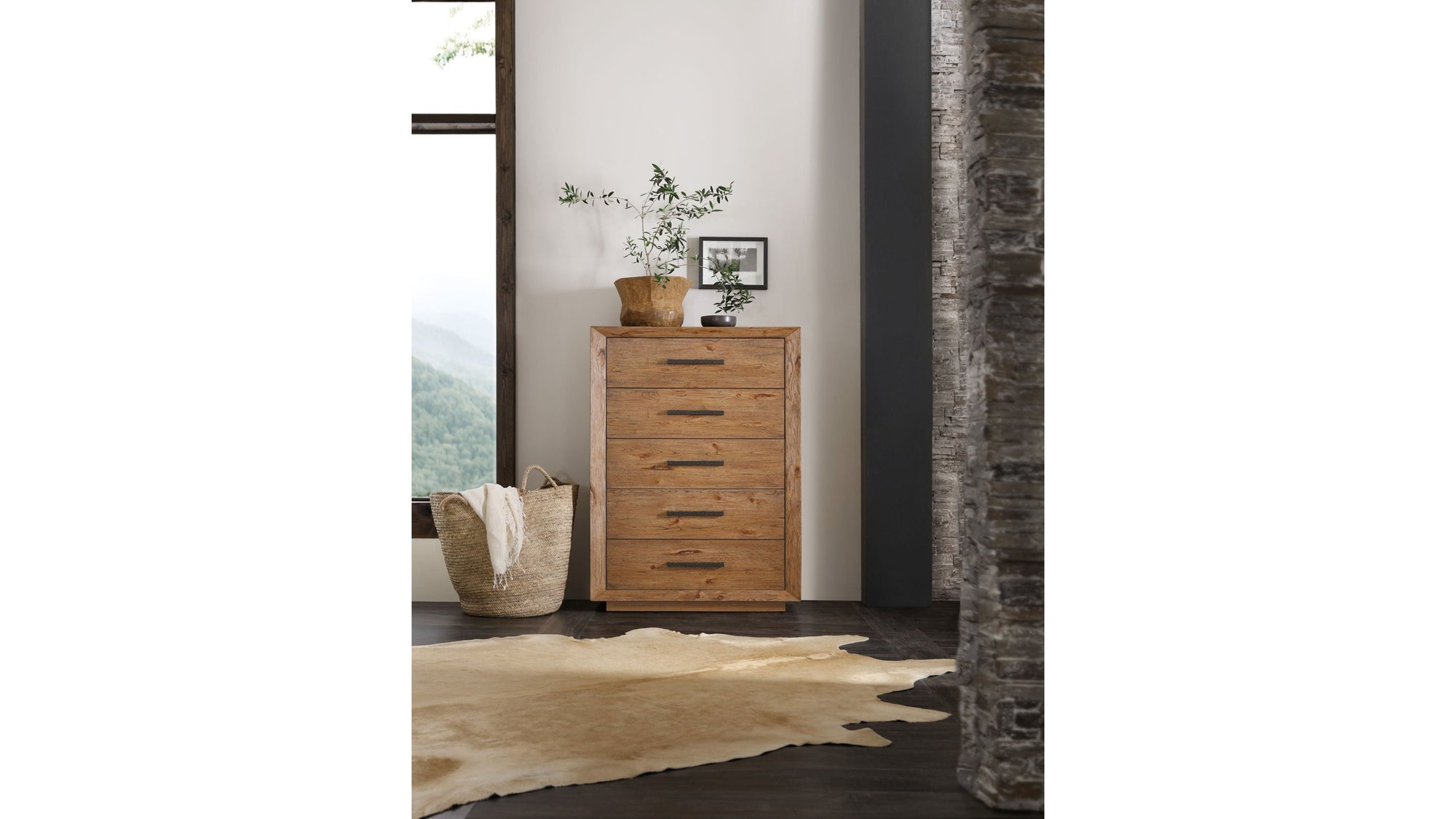 Big Sky - 55.25" 5-Drawer Chest - Light Brown