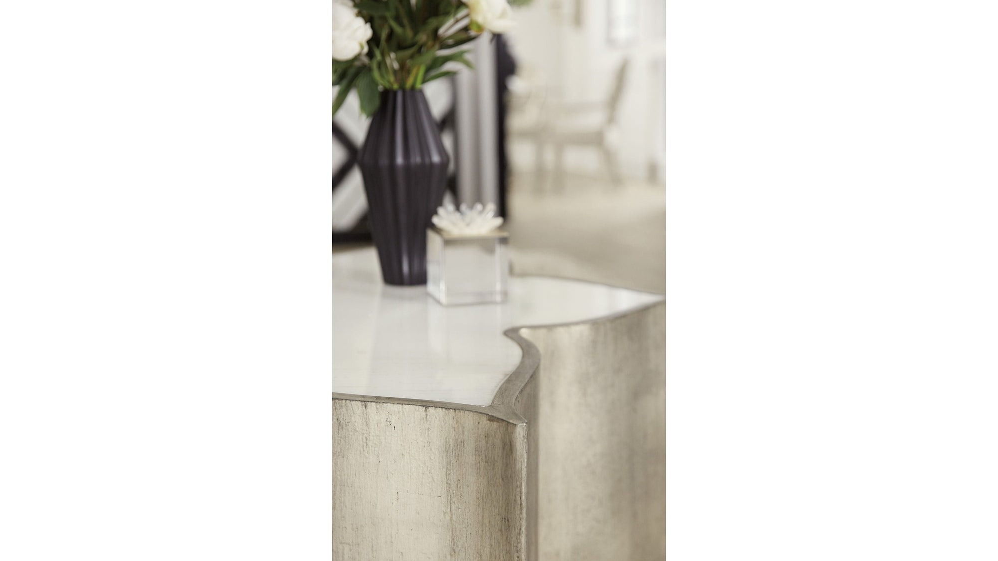Sanctuary 2 - C Est La Vie Table