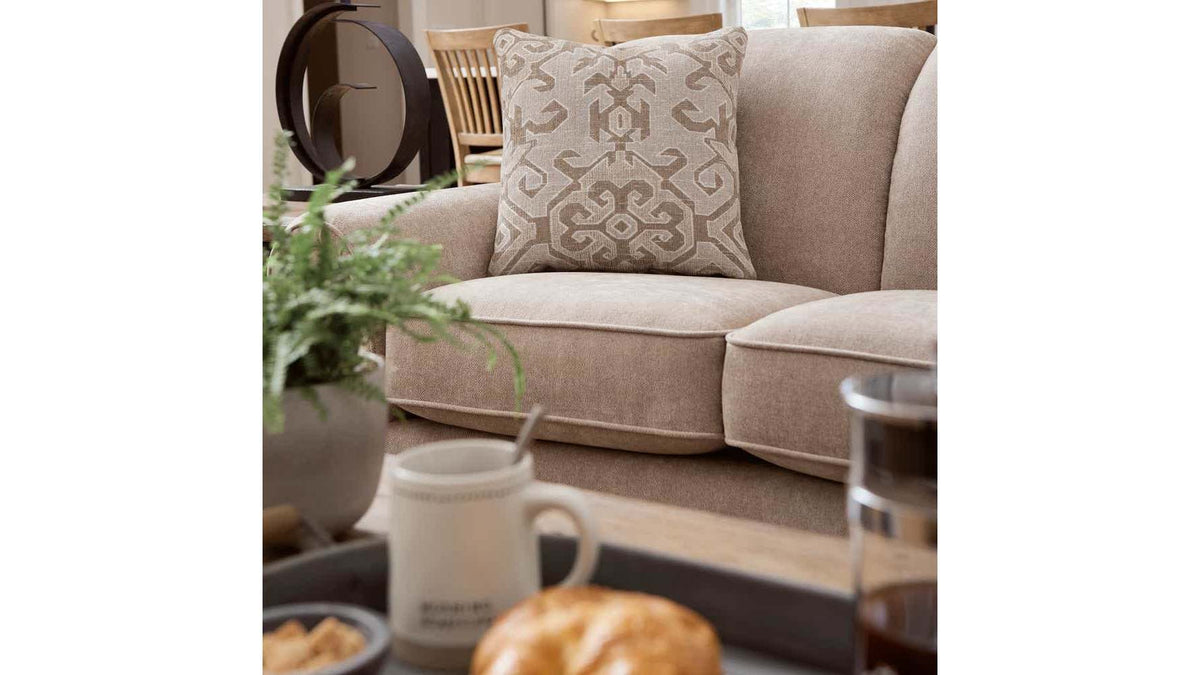 Mackenzie Loveseat