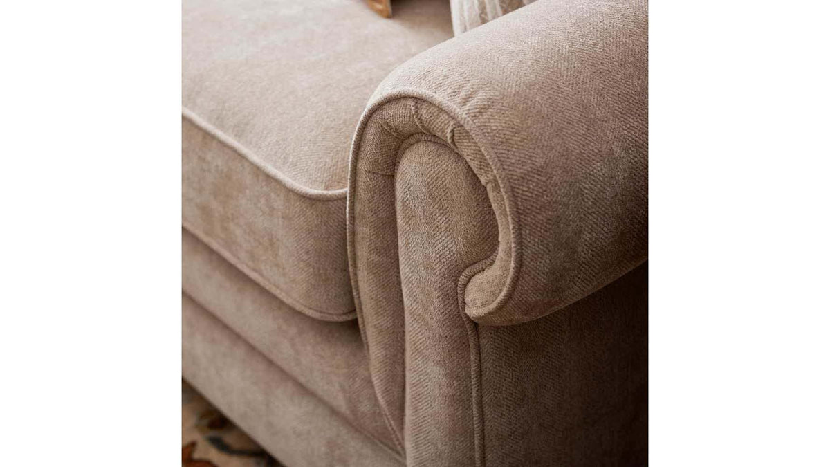 Mackenzie Loveseat