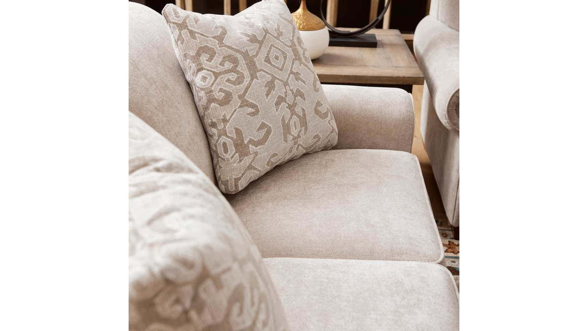 Mackenzie Loveseat