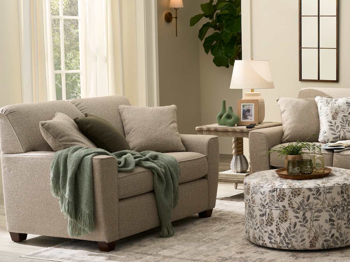 Piper Loveseat