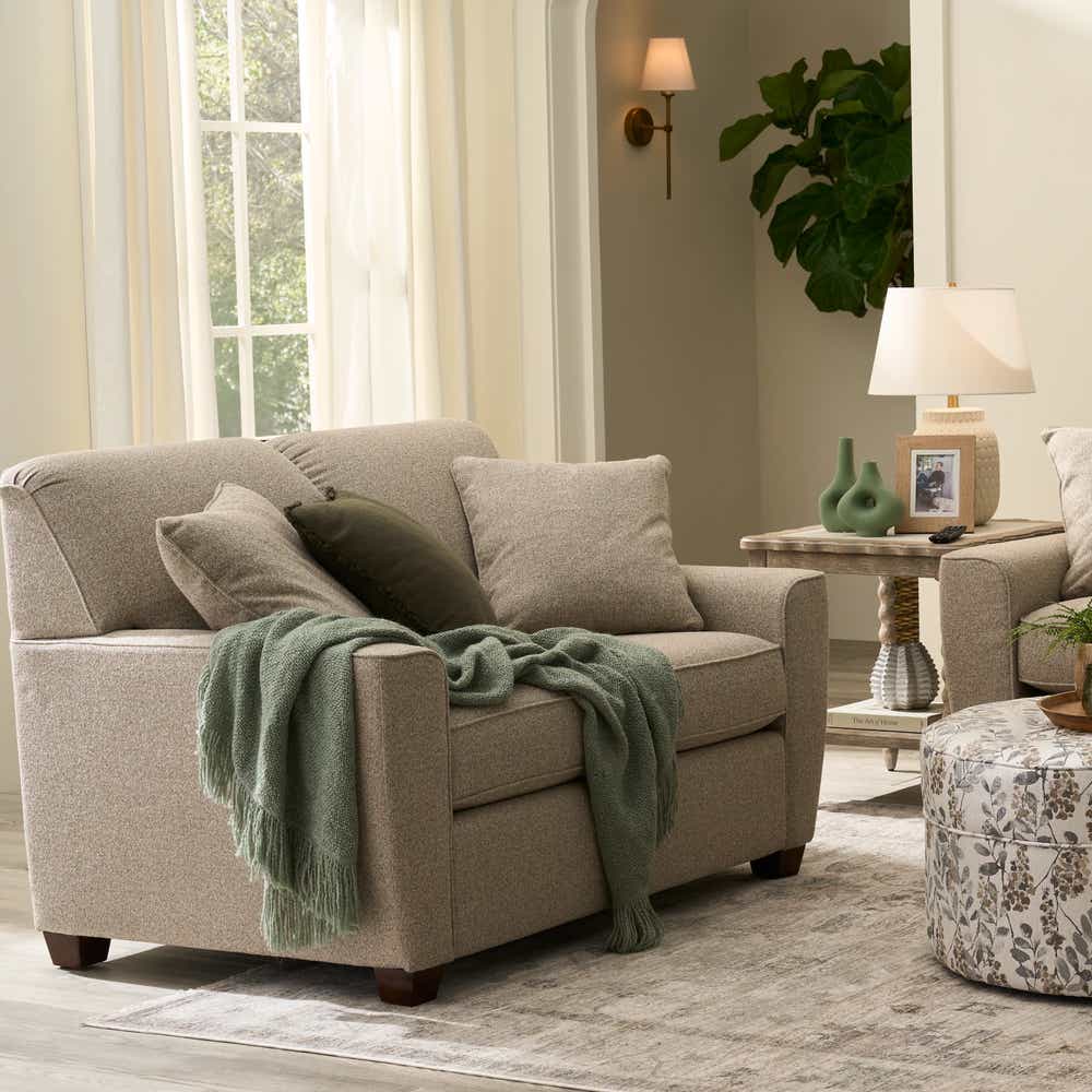Piper Loveseat