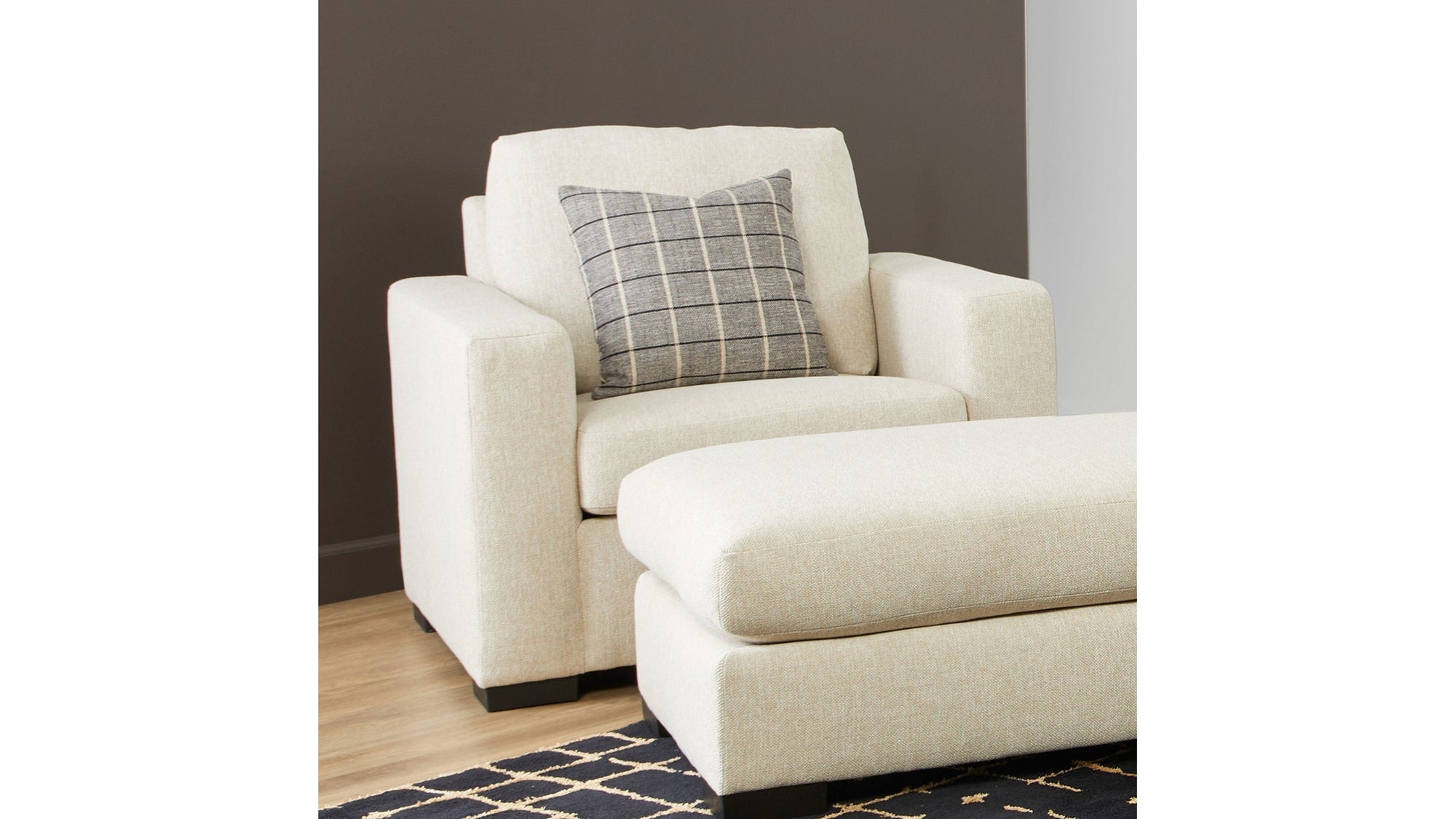 Oliver - Fabric Chair