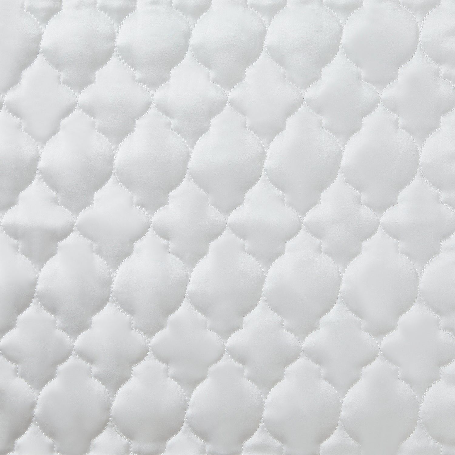 High Shine Satin - 21" x 34" Quatrefoil Quilt Pillow Sham Set (Set of 2) - White