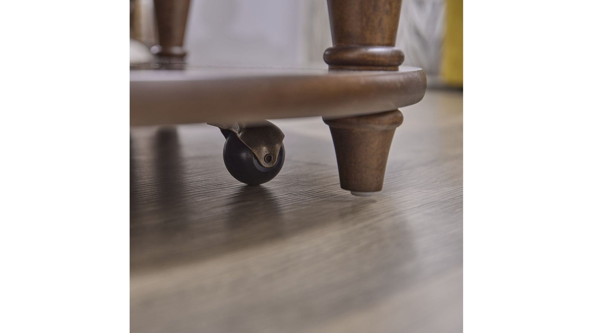 Bellevue - Round Coffee Table With Casters