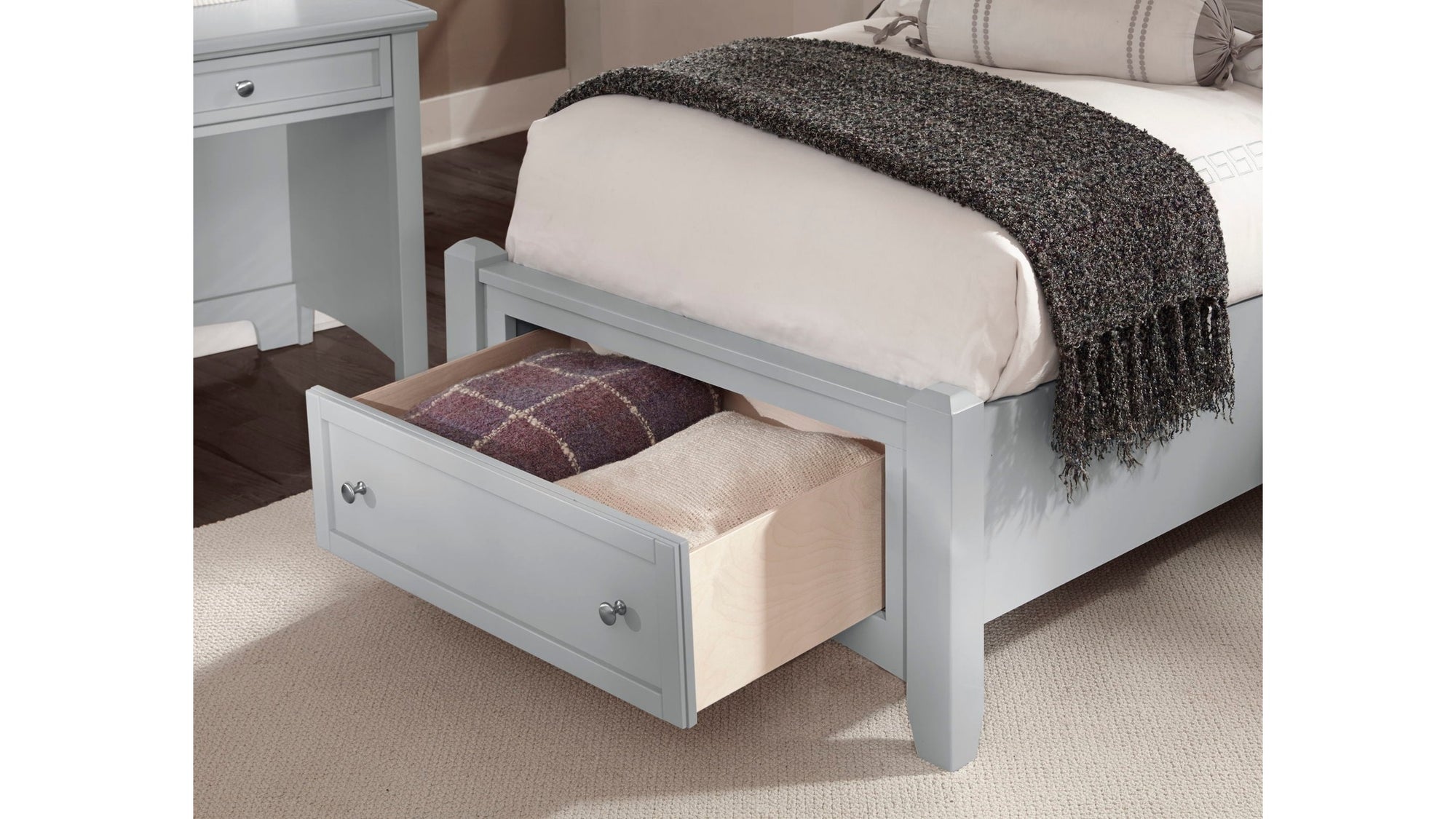 Bonanza - Ocean Blue Upholstered Bed With Mansion Footboard