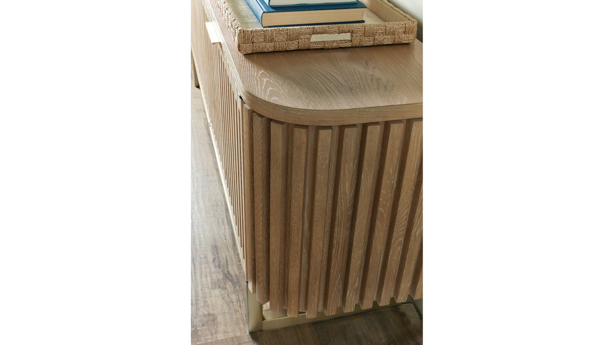 Commerce And Market - Easton Entertainment Console