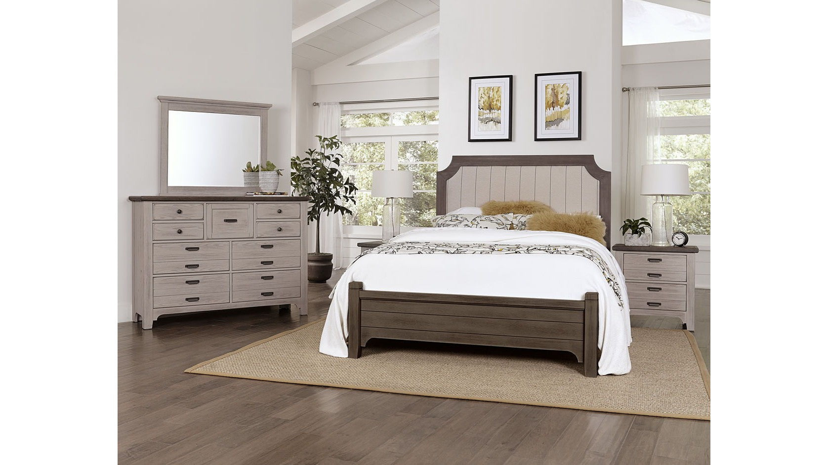 Bungalow - Upholstered Bed