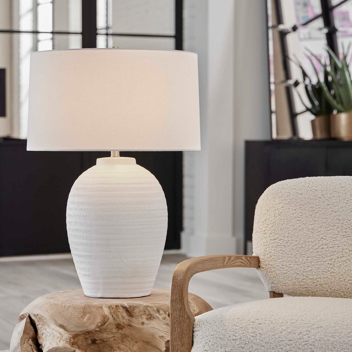 Reyna - Chalk Table Lamp - White