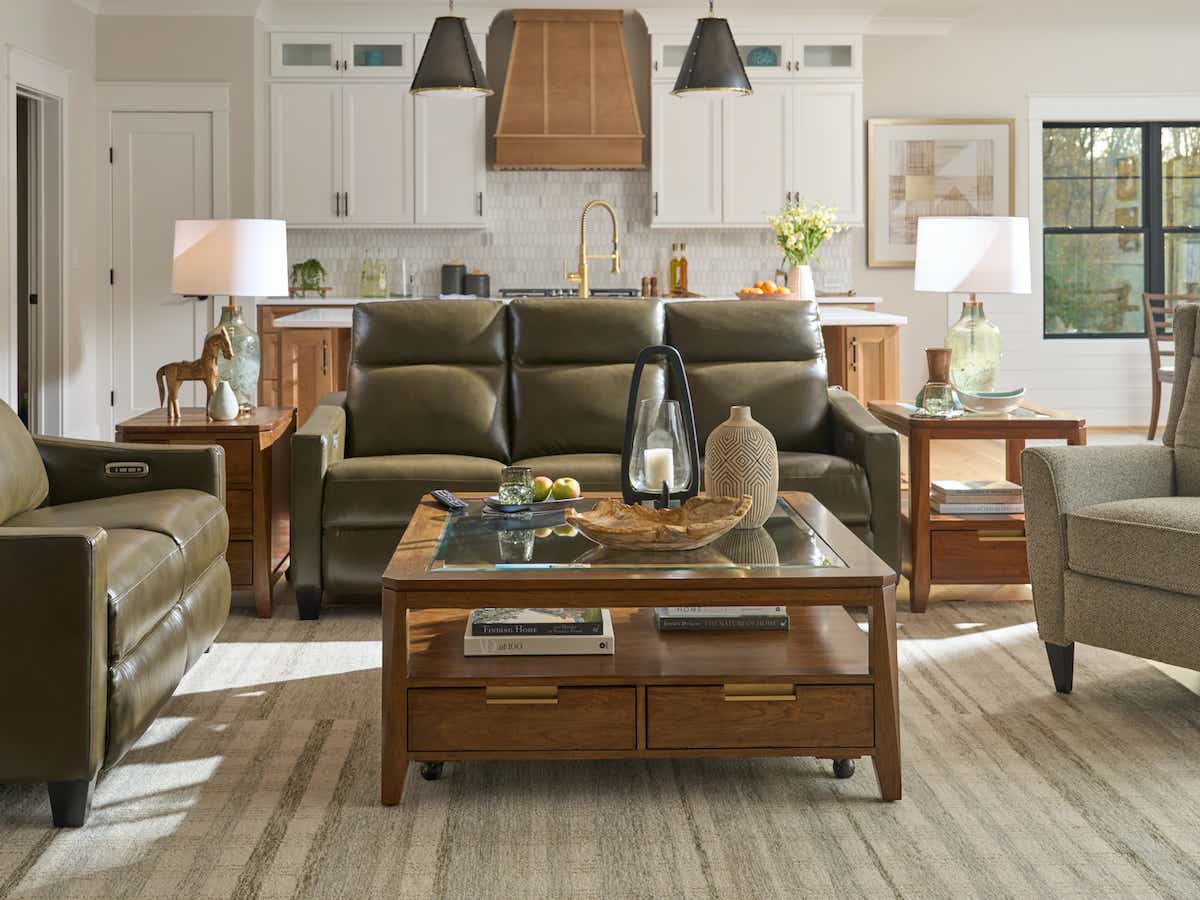 Quinault Power Reclining Sofa w/ Headrest