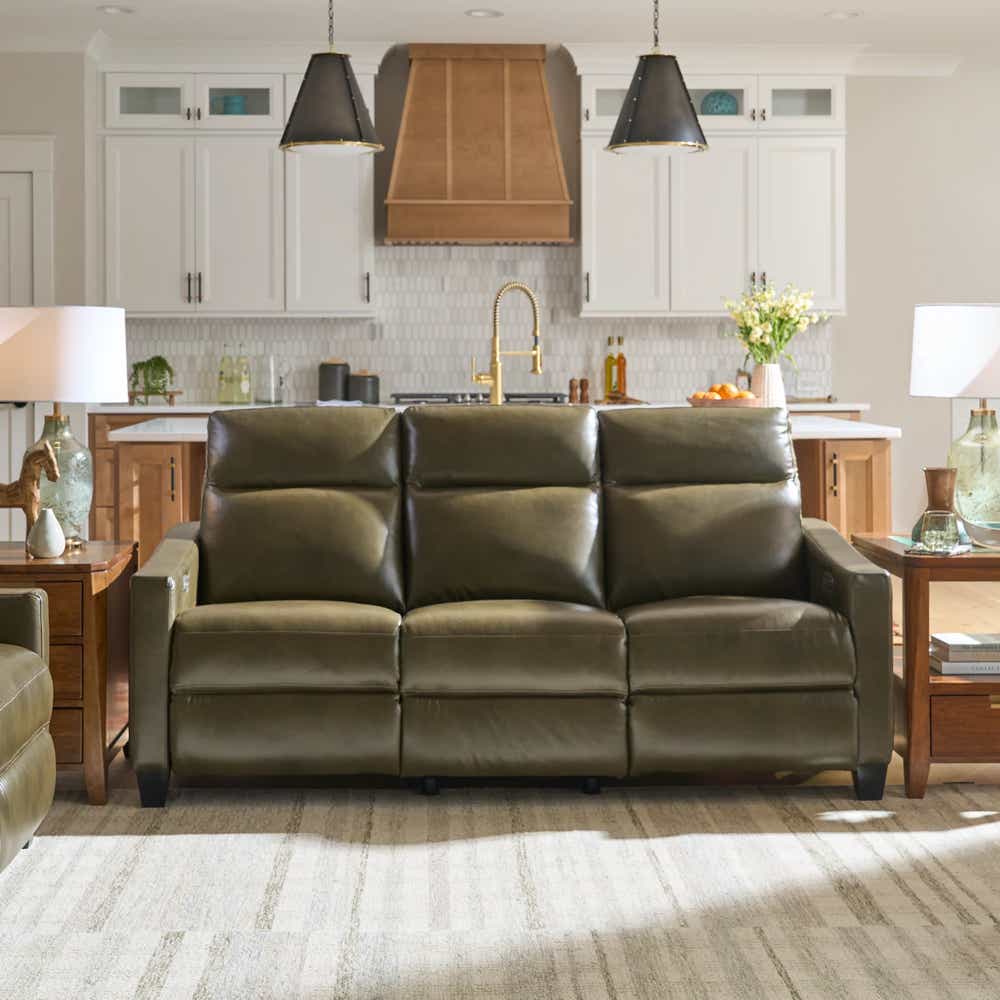 Quinault Power Reclining Sofa w/ Headrest