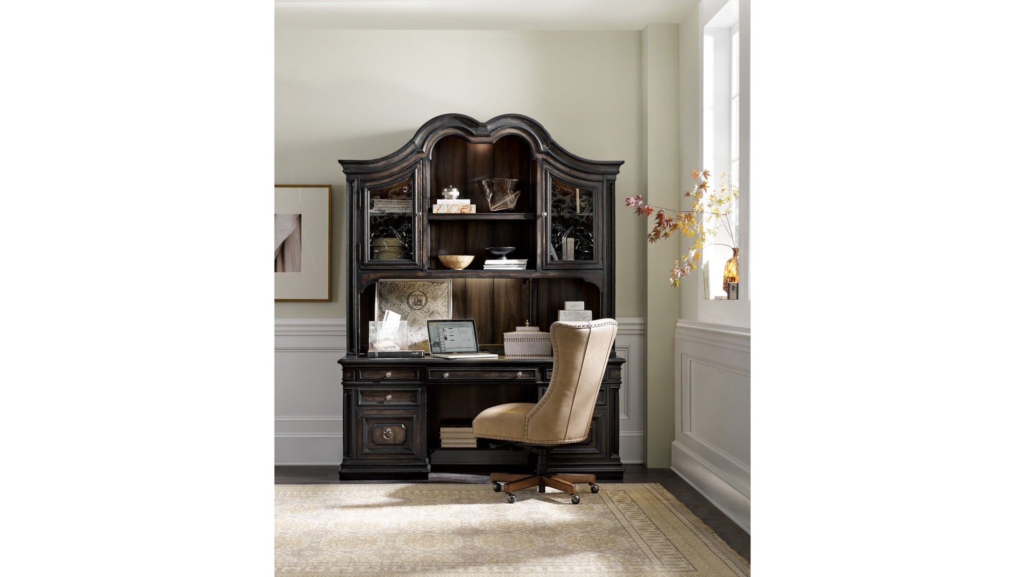 EC - Lynn Executive Swivel Chair